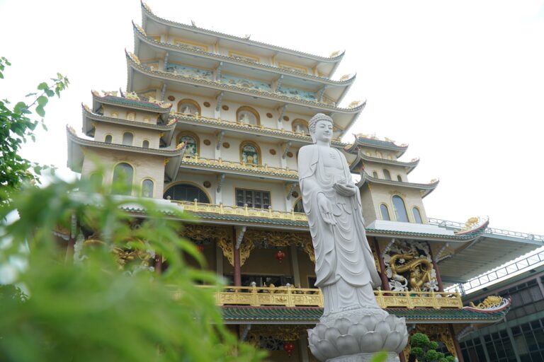 MỘT THÔNG TIN SAI SỰ THẬT LIÊN QUAN ĐẾN CHÙA VẠN ĐỨC (QUẬN THỦ ĐỨC)
