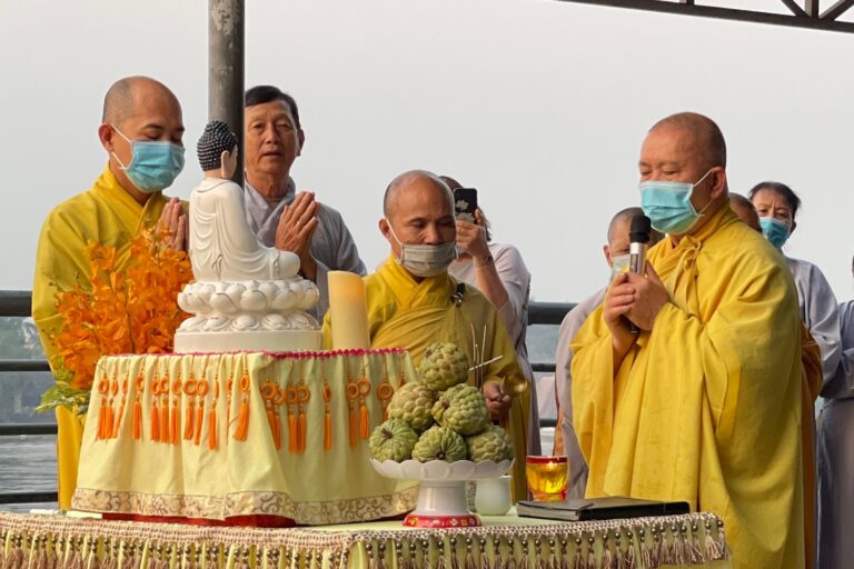PHÁP HỘI PHÓNG SANH CUỐI NĂM